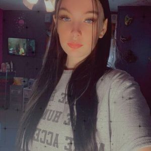 Meet your Posher, Ella